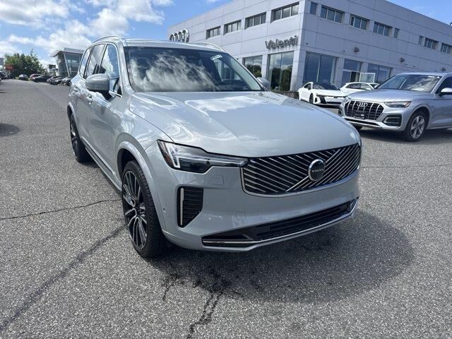 2025 Volvo XC90 B5 Ultra Bright Theme 7P