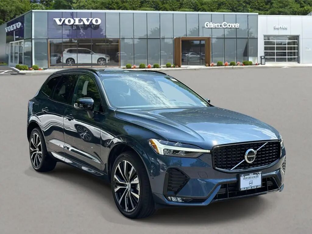 2025 Volvo XC60 B5 Plus Dark Theme — photo 1 of 2