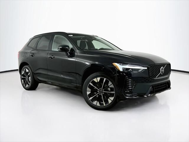 2026 Volvo XC60 B5 Plus — photo 1 of 18