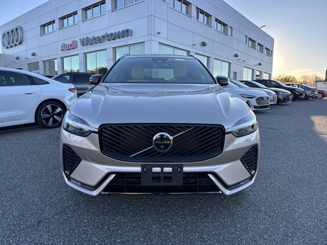 2026 Volvo XC60 PLUS