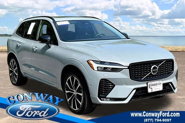 2025 Volvo XC60 B5 Plus Dark Theme