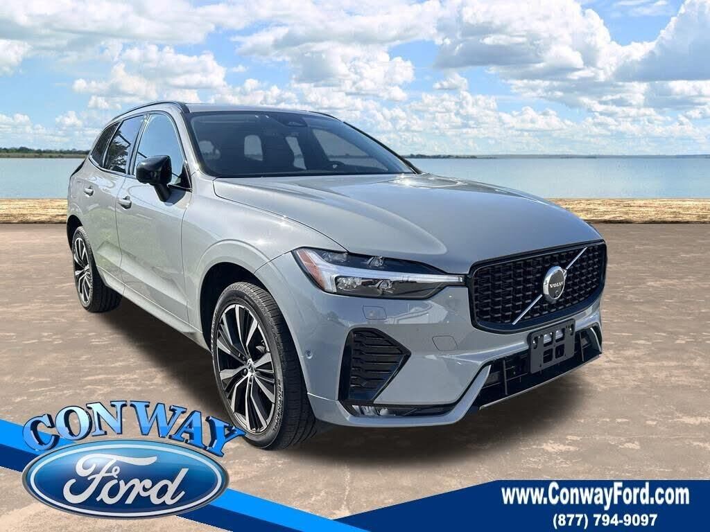 2025 Volvo XC60 B5 Plus Dark Theme — photo 1 of 23