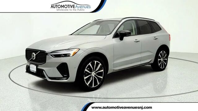 2025 Volvo XC60 B5 Plus Dark Theme