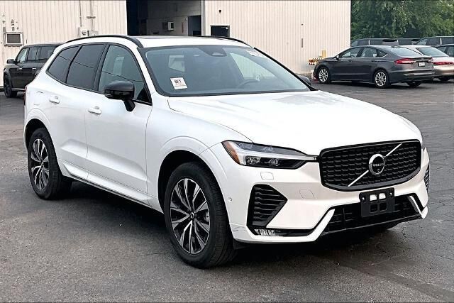 2025 Volvo XC60 B5 Plus Dark Theme — photo 1 of 13
