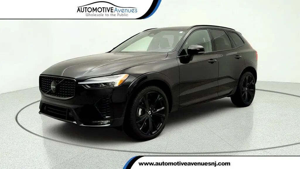 2025 Volvo XC60 B5 Ultra Black Edition — photo 1 of 26