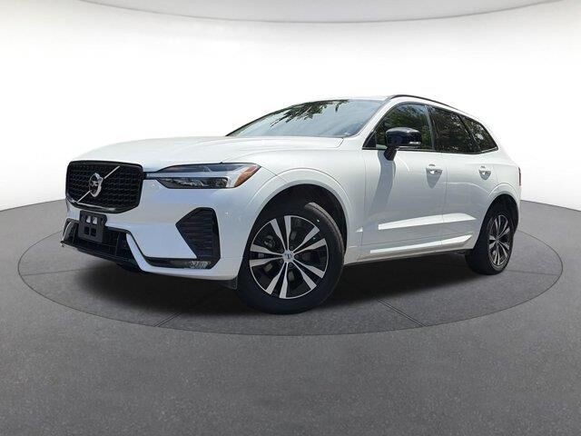 2025 Volvo XC60 B5 Core Dark Theme
