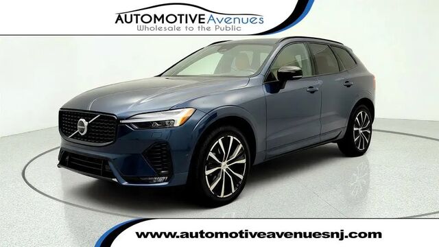 2025 Volvo XC60 B5 Ultra Dark Theme