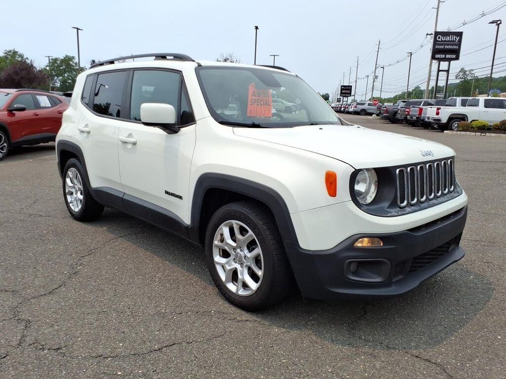 2017 Jeep Renegade Latitude — photo 1 of 26