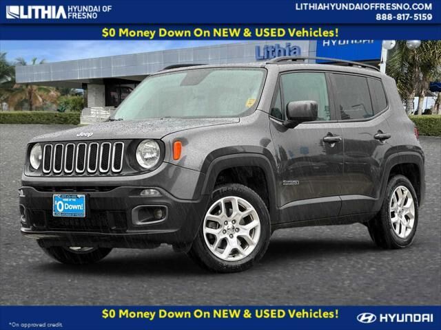 2017 Jeep Renegade Latitude — photo 1 of 13