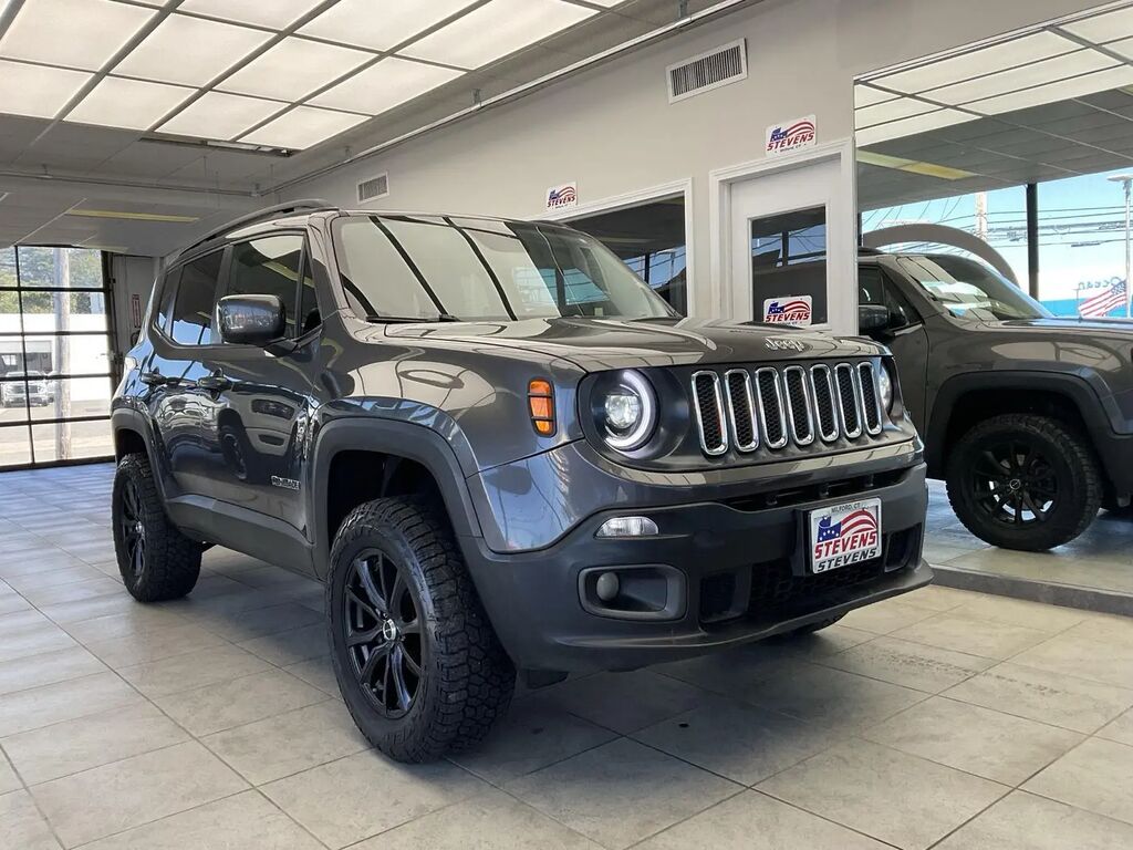 2016 Jeep Renegade Latitude — photo 1 of 13