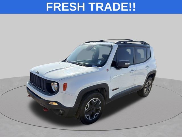 2015 Jeep Renegade Trailhawk — photo 1 of 5