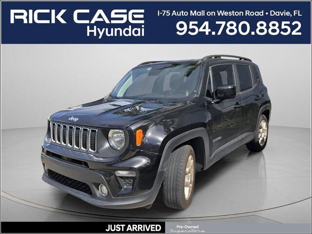 2019 Jeep Renegade Latitude — photo 1 of 11