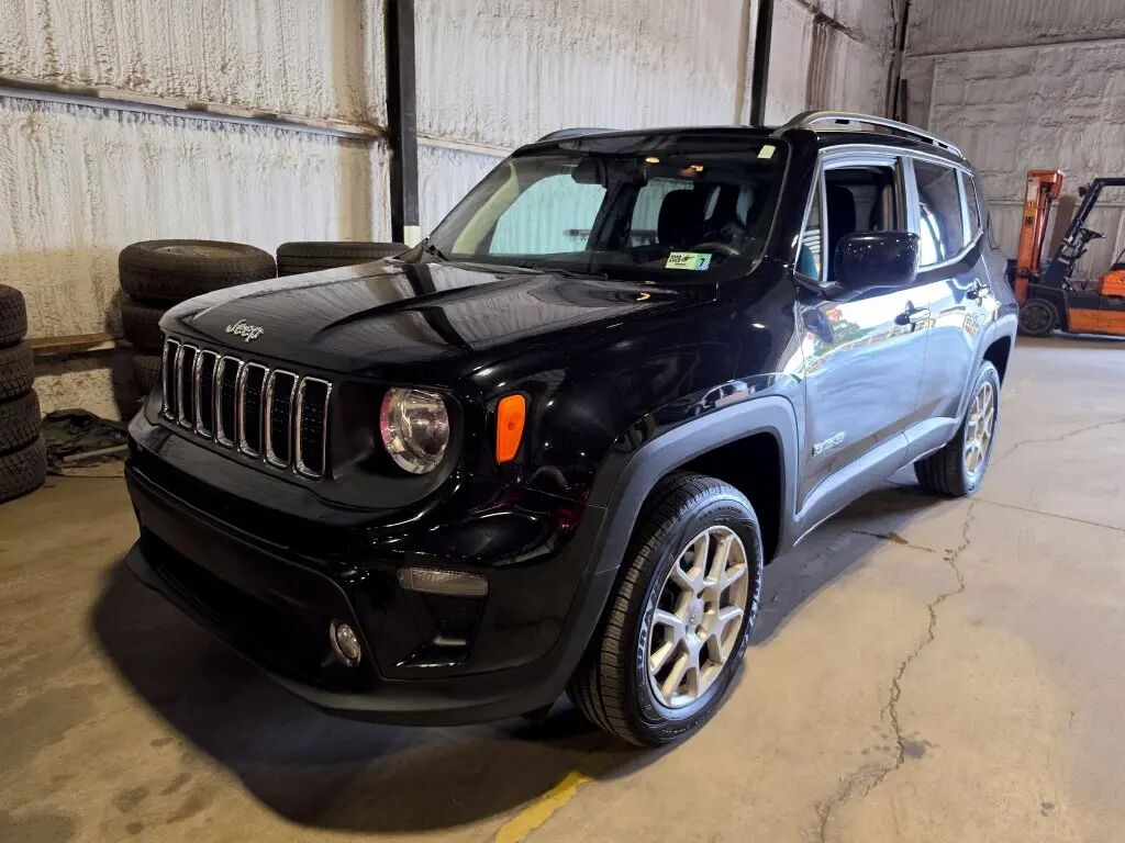 2019 Jeep Renegade Latitude — photo 1 of 11