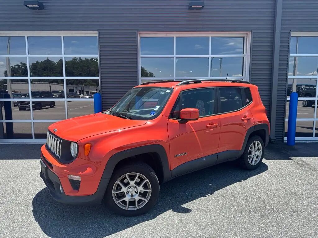 2019 Jeep Renegade Latitude — photo 1 of 44