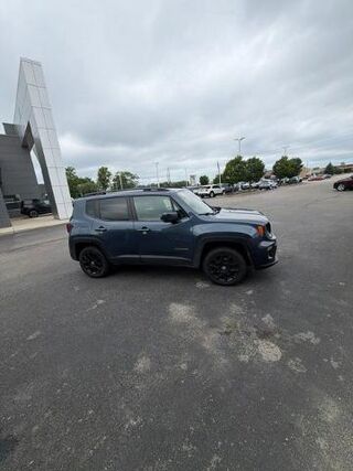 2020 Jeep Renegade Latitude — photo 1 of 26