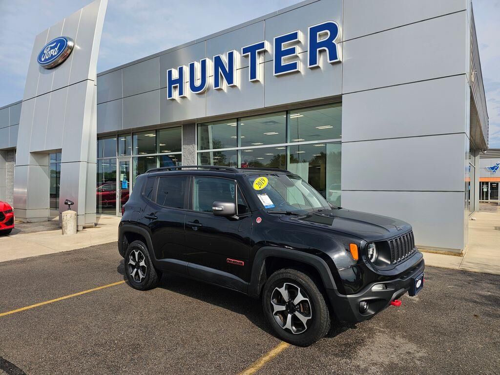 2019 Jeep Renegade Trailhawk — photo 1 of 2
