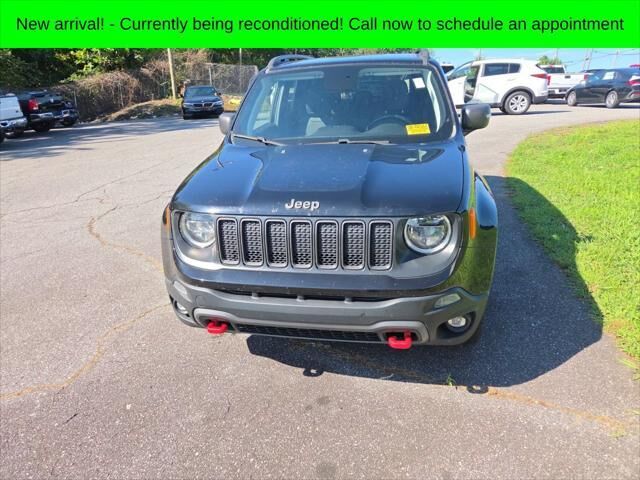 2019 Jeep Renegade Trailhawk — photo 1 of 11