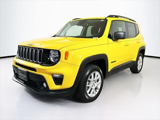 2023 Jeep Renegade Latitude — photo 1 of 13