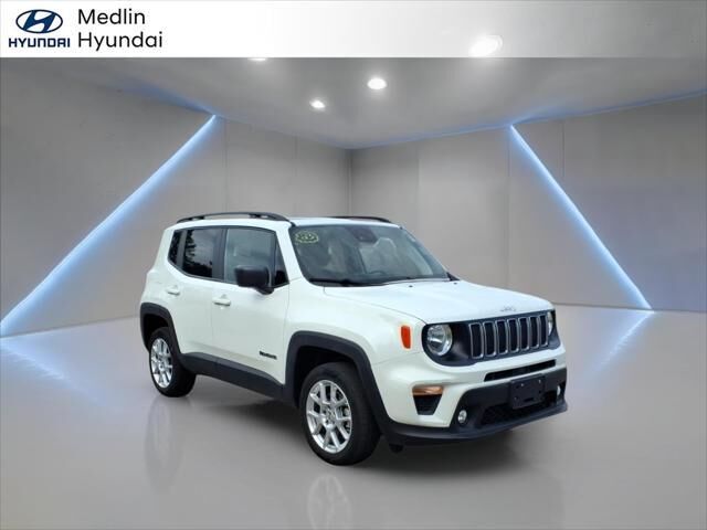 2023 Jeep Renegade Latitude — photo 1 of 13