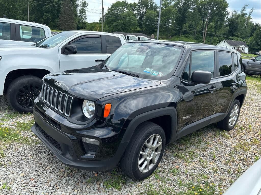 2023 Jeep Renegade Latitude — photo 1 of 1