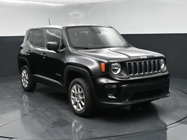 2023 Jeep Renegade Latitude — photo 1 of 26
