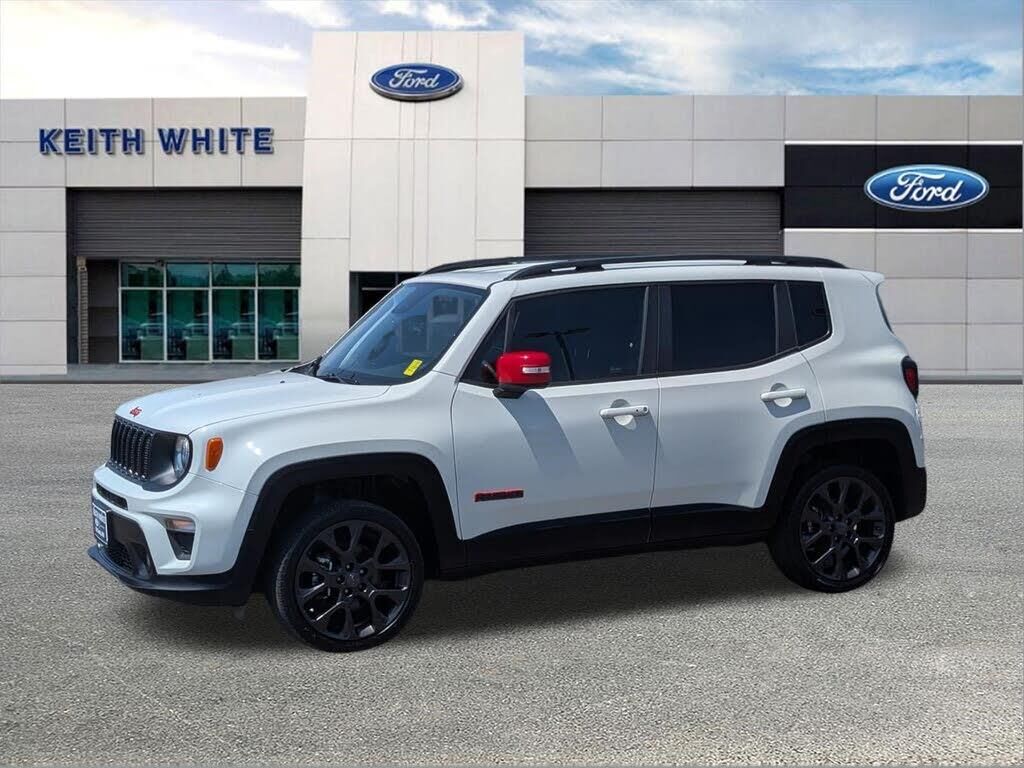 2023 Jeep Renegade Latitude — photo 1 of 2