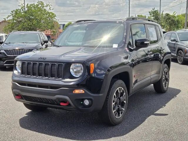 2023 Jeep Renegade Trailhawk — photo 1 of 13