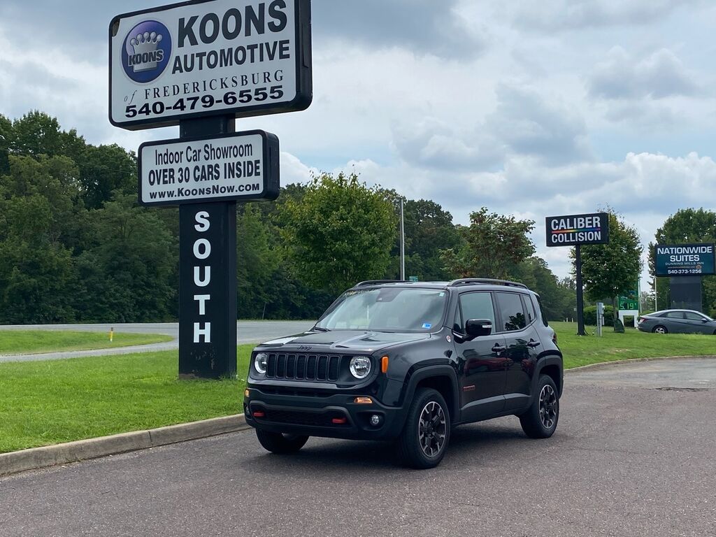 2023 Jeep Renegade Trailhawk — photo 1 of 13