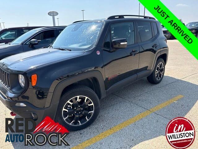 2023 Jeep Renegade Trailhawk — photo 1 of 24