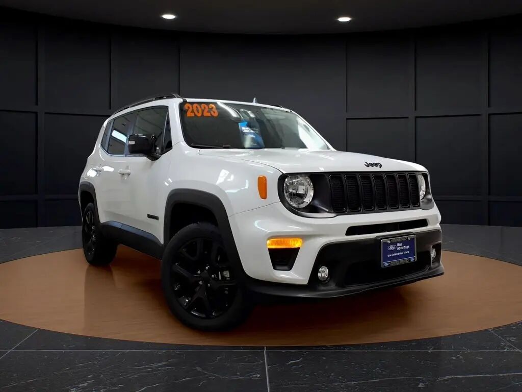 2023 Jeep Renegade Altitude — photo 1 of 18