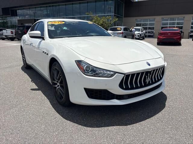 2019 Maserati Ghibli Base — photo 1 of 52