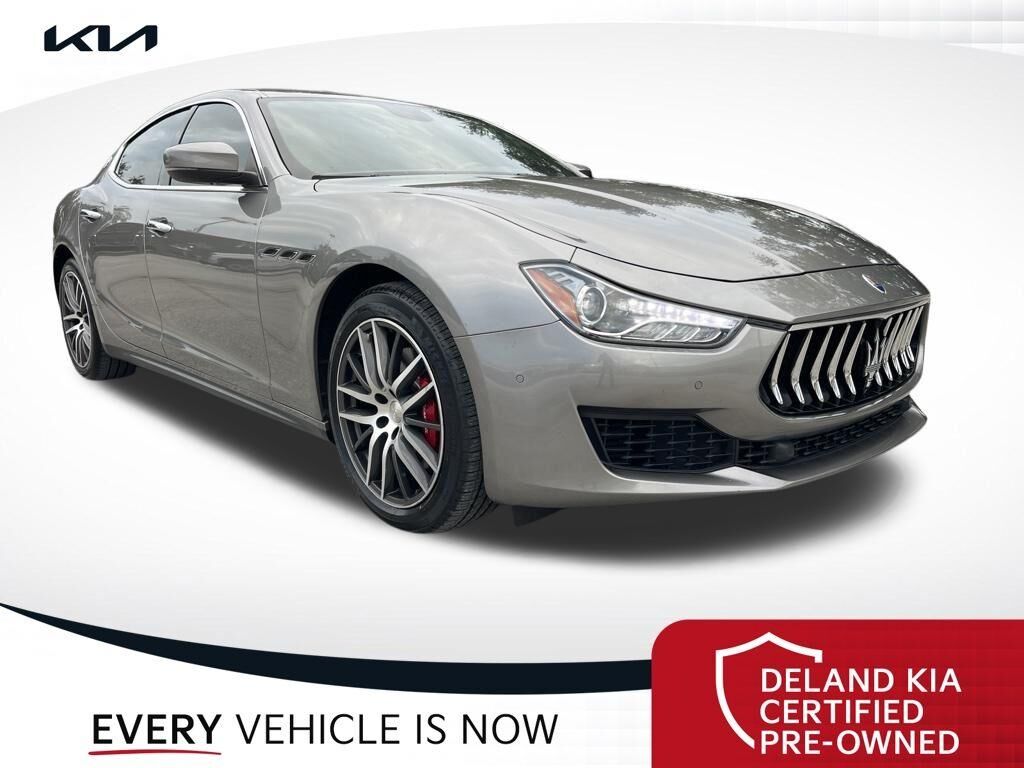 2019 Maserati Ghibli Base — photo 1 of 18
