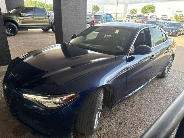 2017 Alfa Romeo Giulia Base