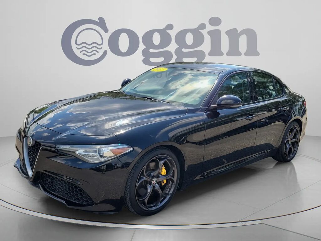 2017 Alfa Romeo Giulia Ti — photo 1 of 13