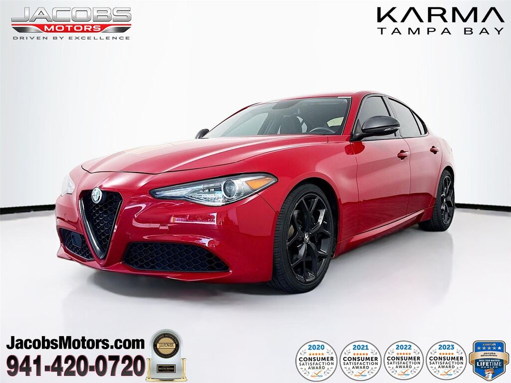 2019 Alfa Romeo Giulia RWD — photo 1 of 11