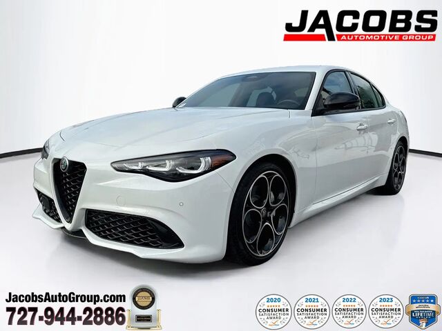 2025 Alfa Romeo Giulia Base