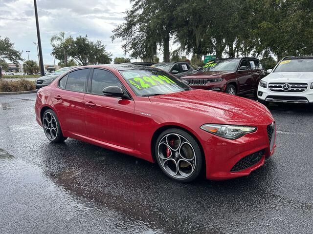 2023 Alfa Romeo Giulia Veloce — photo 1 of 17
