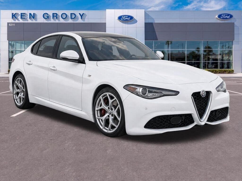 2022 Alfa Romeo Giulia Ti — photo 1 of 4