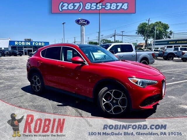 2018 Alfa Romeo Stelvio Base — photo 1 of 14