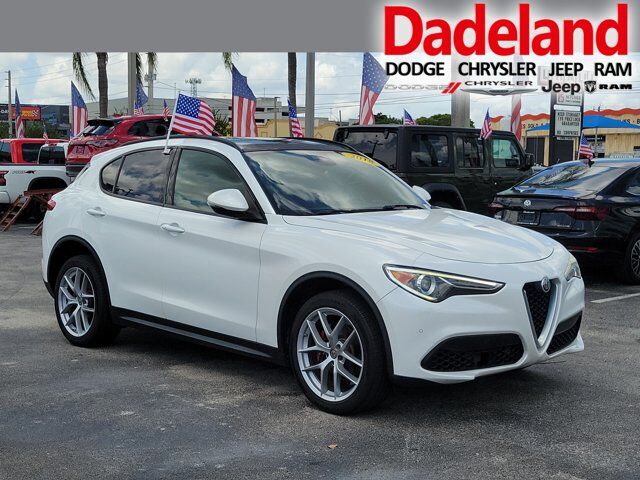 2018 Alfa Romeo Stelvio Ti Sport — photo 1 of 1