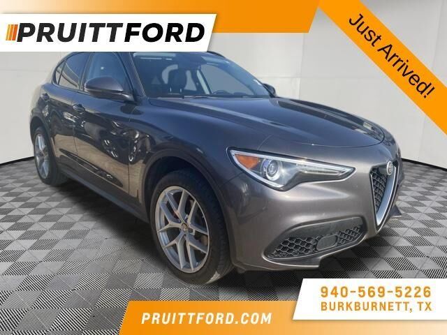 2019 Alfa Romeo Stelvio Base