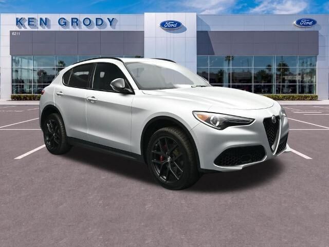 2020 Alfa Romeo Stelvio Base