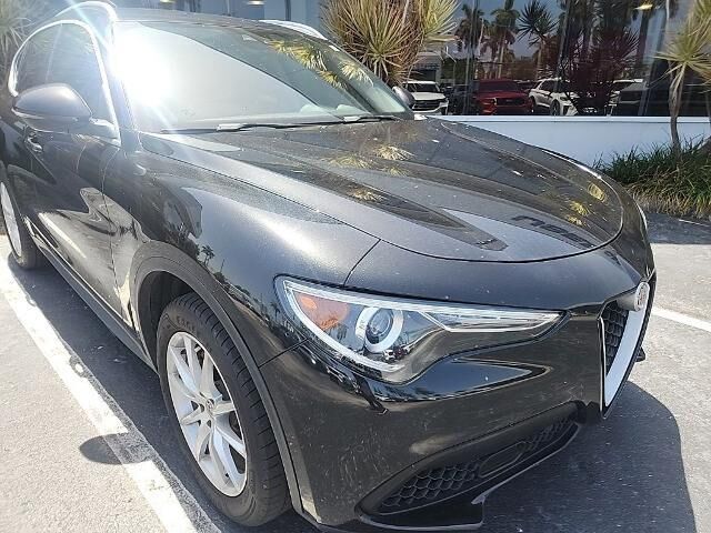 2019 Alfa Romeo Stelvio Ti — photo 1 of 1