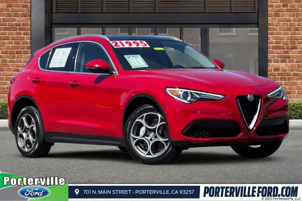 2019 Alfa Romeo Stelvio Ti — photo 1 of 11