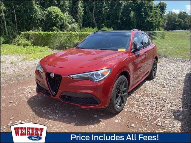 2021 Alfa Romeo Stelvio Ti — photo 1 of 5