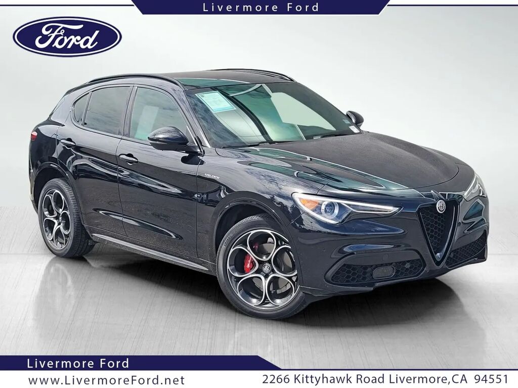 2023 Alfa Romeo Stelvio Ti — photo 1 of 26