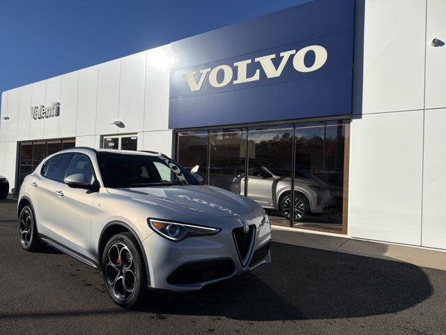 2023 Alfa Romeo Stelvio TI