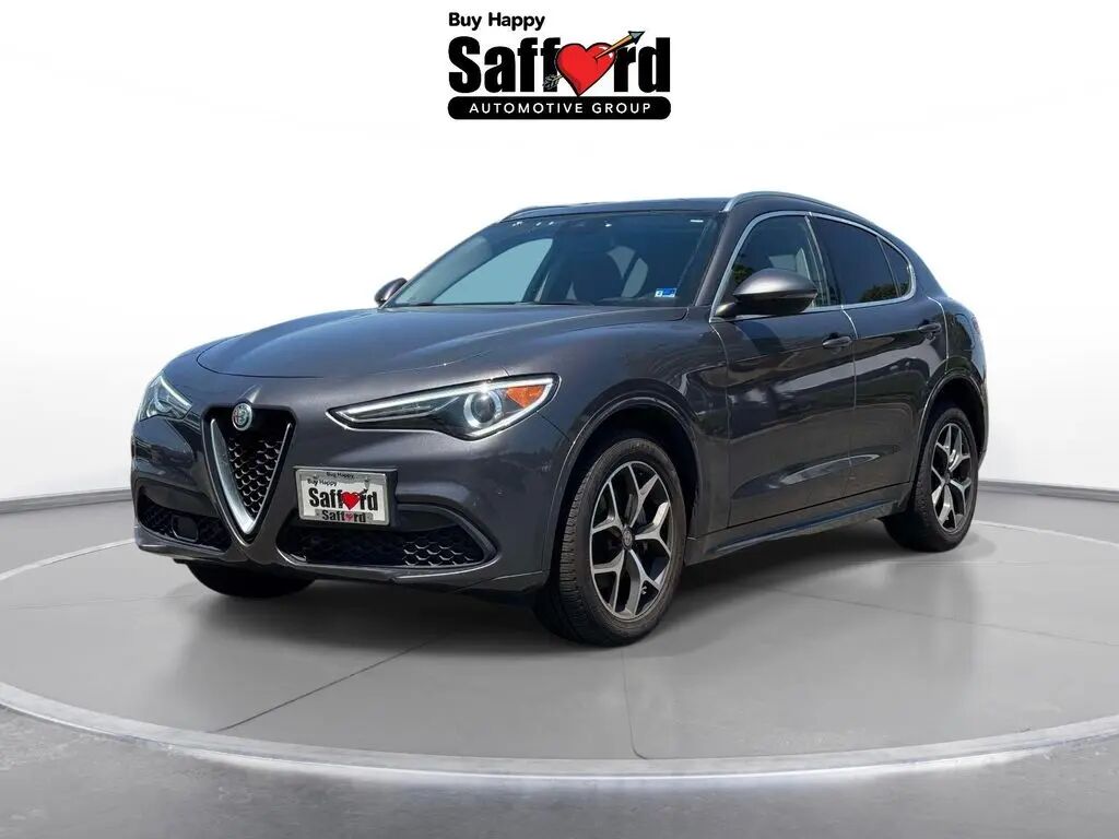 2021 Alfa Romeo Stelvio Ti — photo 1 of 12