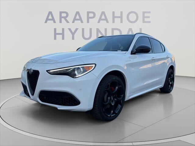 2022 Alfa Romeo Stelvio Ti — photo 1 of 13