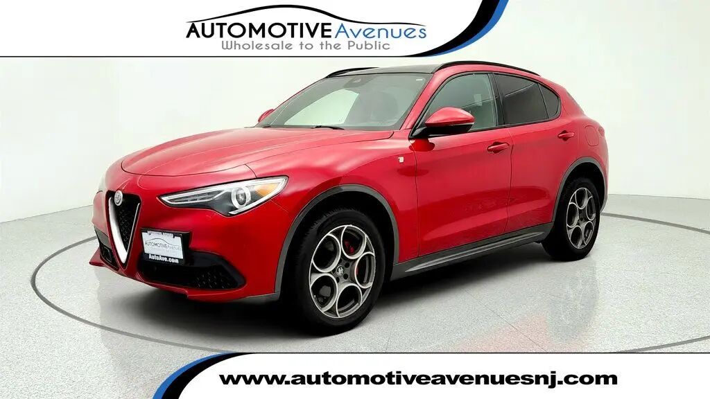 2022 Alfa Romeo Stelvio Ti — photo 1 of 13